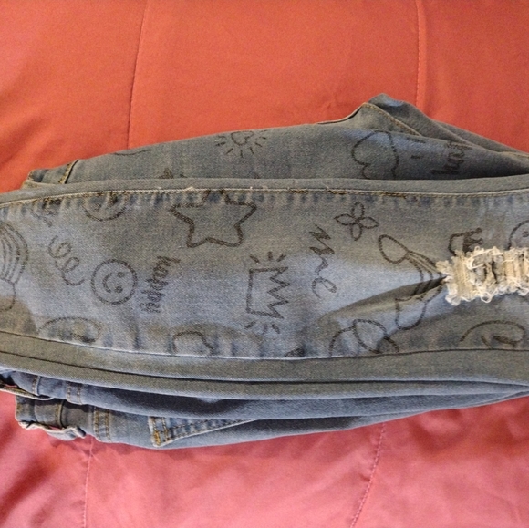 Celebrity Ace Exclusive Decorated Jeans 1/25 27.5"L - Picture 8 of 10